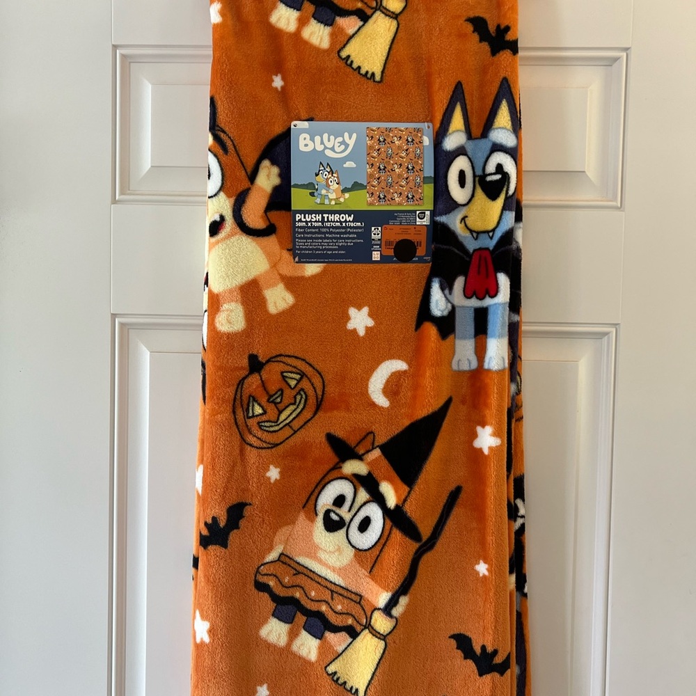 Bluey Halloween Plush Throw Blanket - Orange